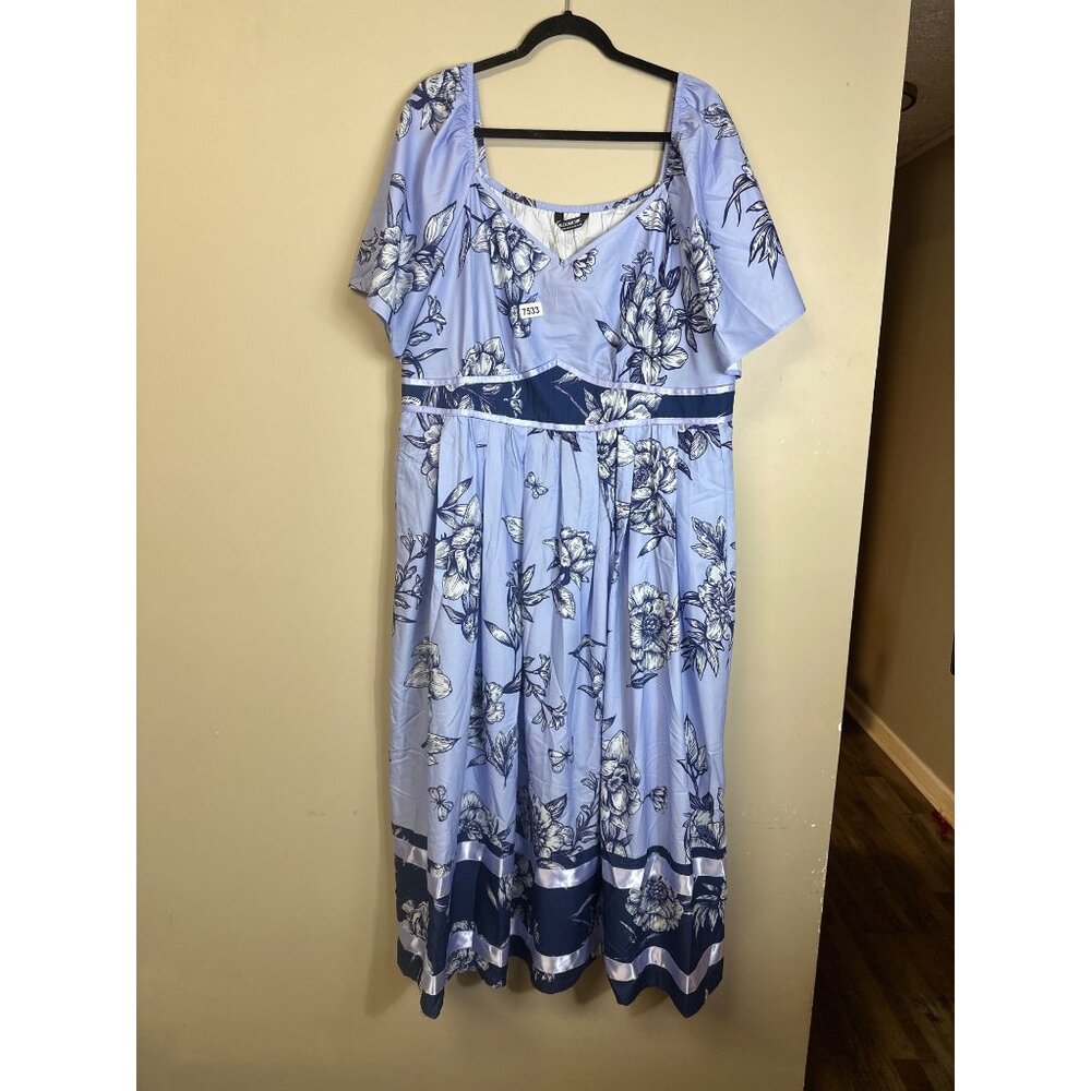 bloom chic nwt size 18/20 over sized blue floral sweet heart neckline fluttered - Picture 1 of 11